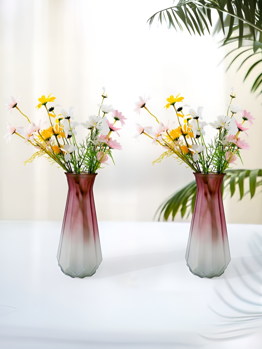 

UMAI Red & Grey 2 Pieces Textured Glass Flower Vases