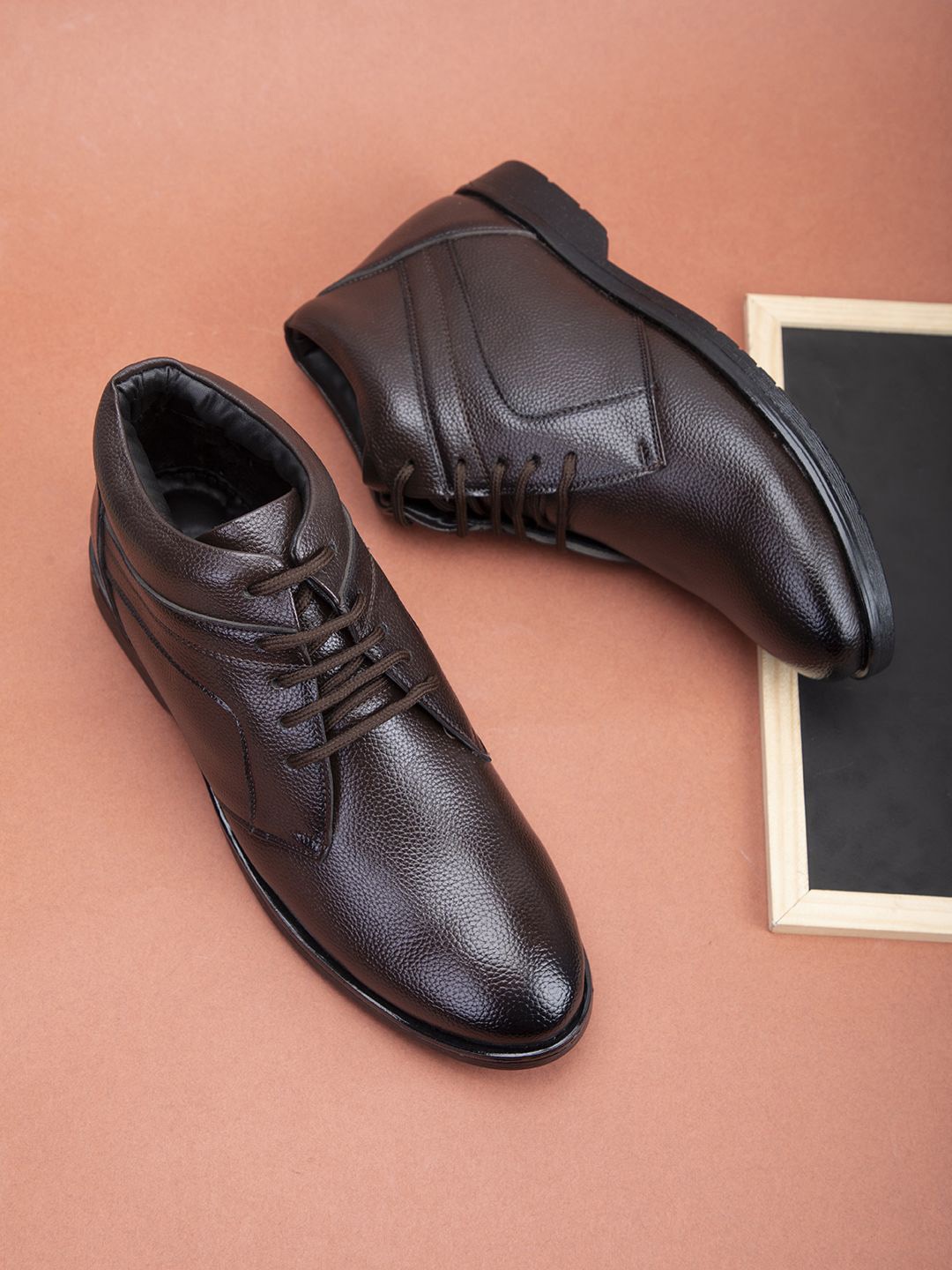 

Provogue Men Solid Lace-Ups Moisture Wicking Derbys, Brown