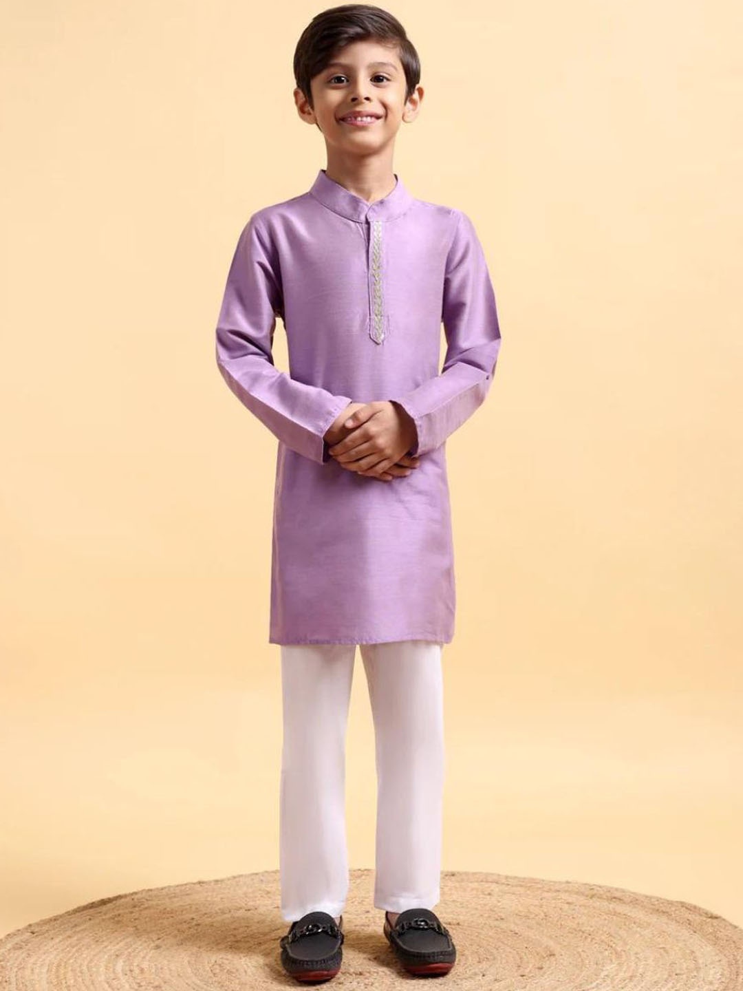 

Mera Rang Boys Mandarin Collar Cotton Silk Straight Kurta With Pyjama, Mauve