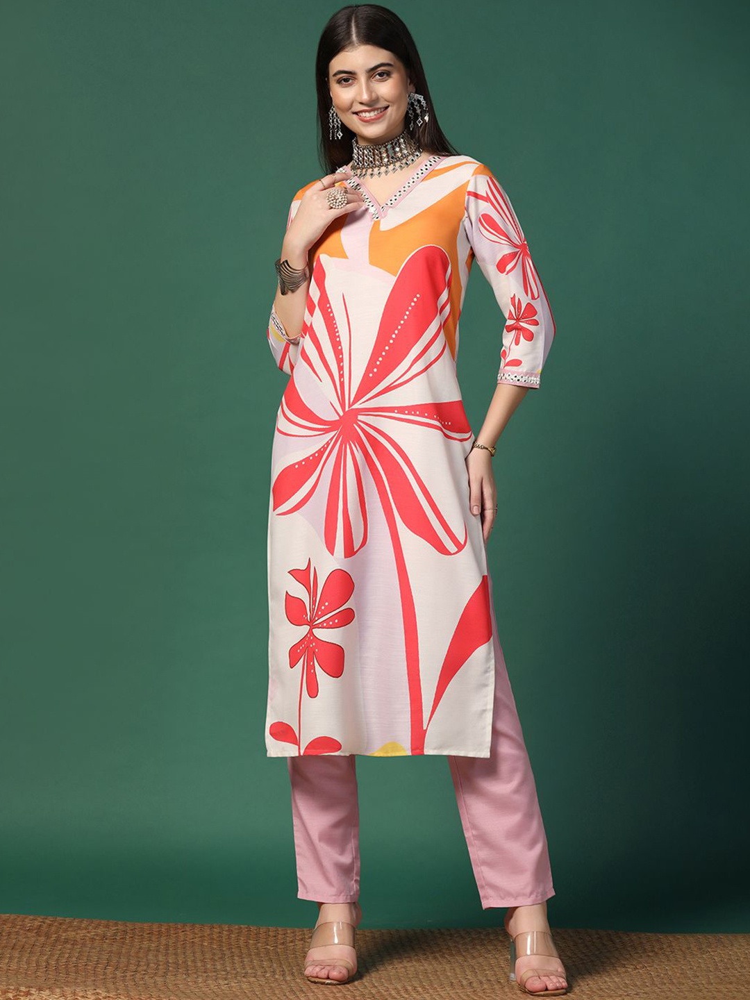 

FASHION DREAM Women Floral Printed Regular Kurta with Trousers, White