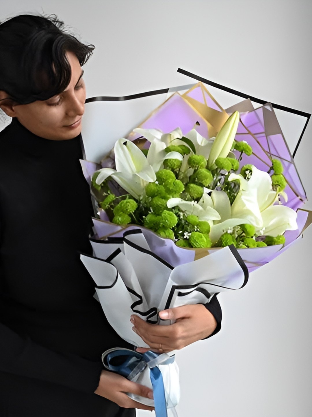 

Floweraura Whie & Green 7 Pieces Stems of Green Daisy & White Lily Flowers Bouquet
