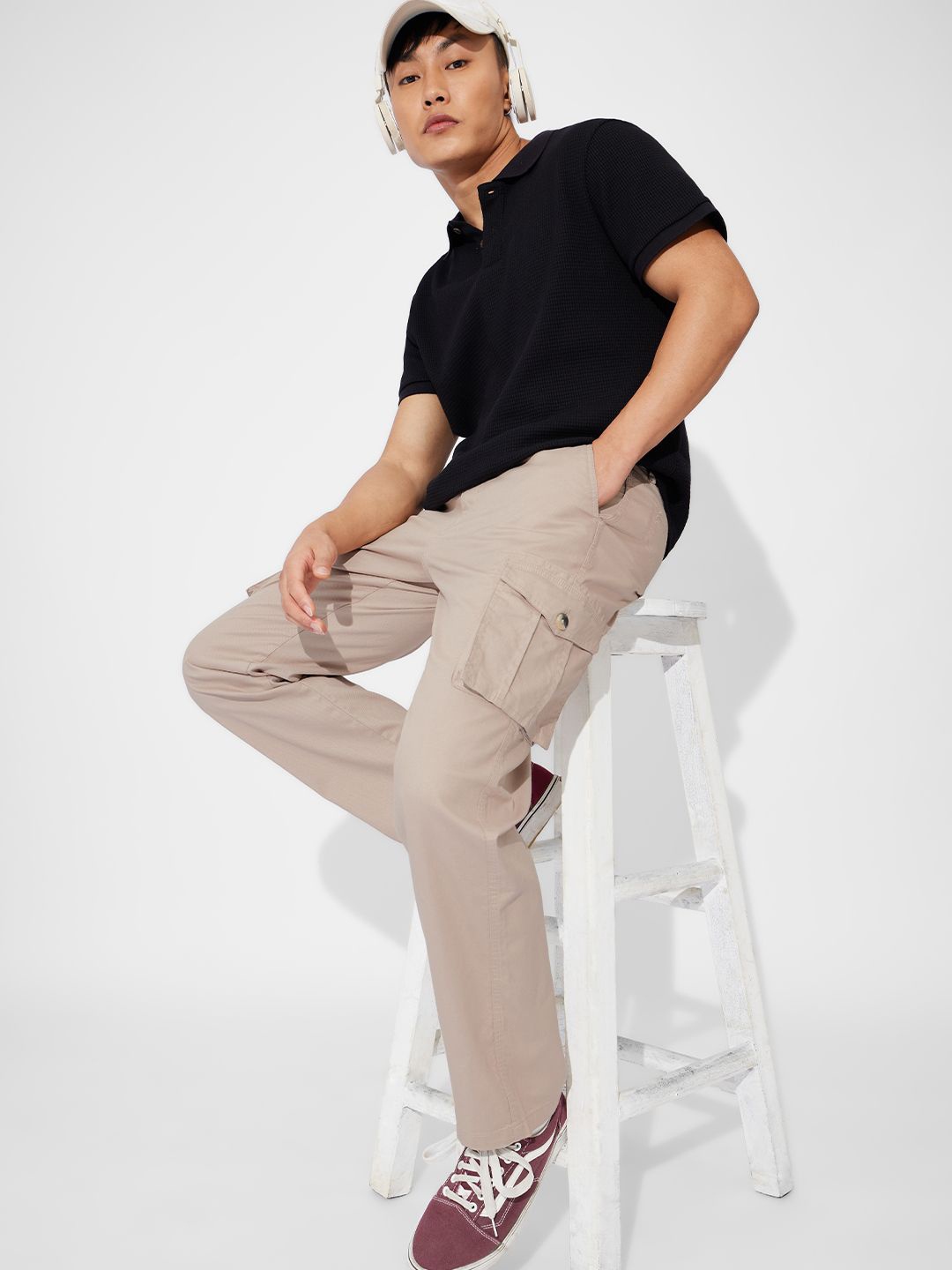 

The Souled Store Men Straight Fit Mid-Rise Cargos Trousers, Beige