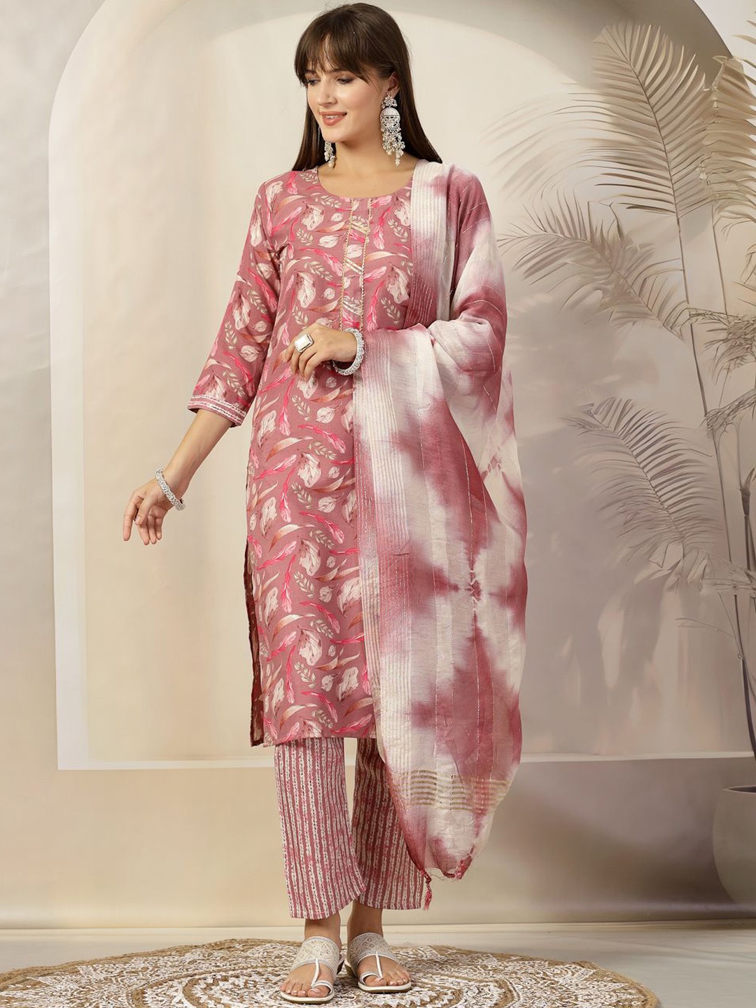 

Stylum Women Floral Printed Regular Kurta with Trousers & With Dupatta, Mauve