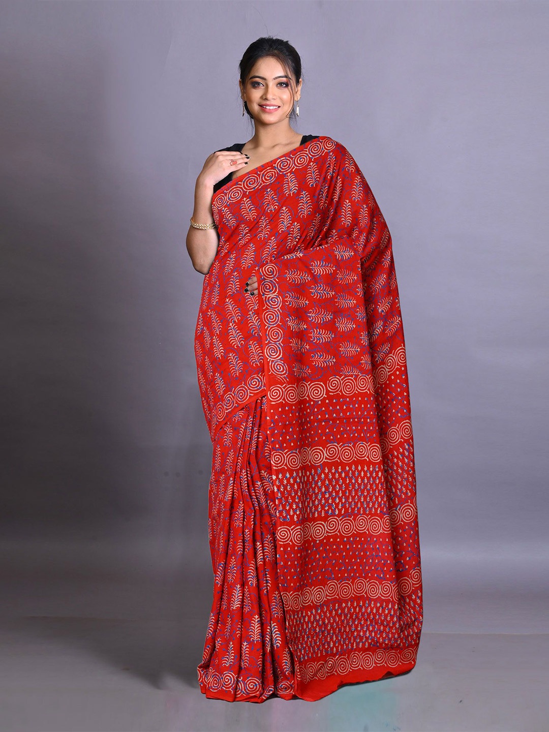 

Unnati Silks Ethnic Motifs Pure Cotton Handloom Block Print Saree, Red
