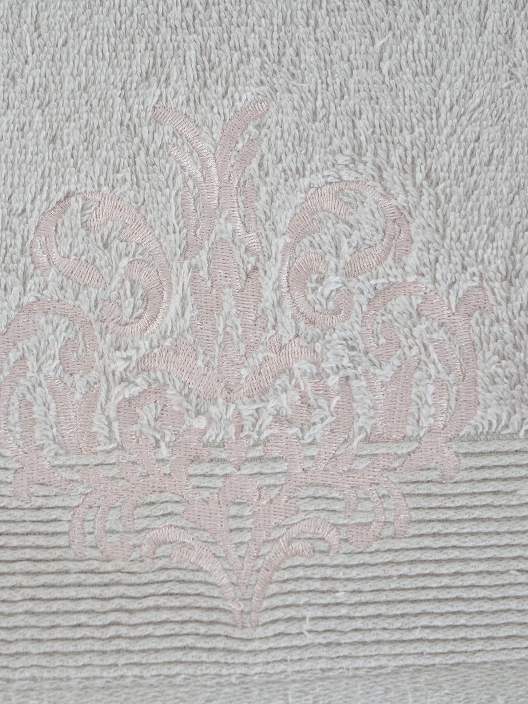 

MASPAR Pink 6 Pieces Pieces Cotton Dutch Embroidery 550 GSM Towel Set