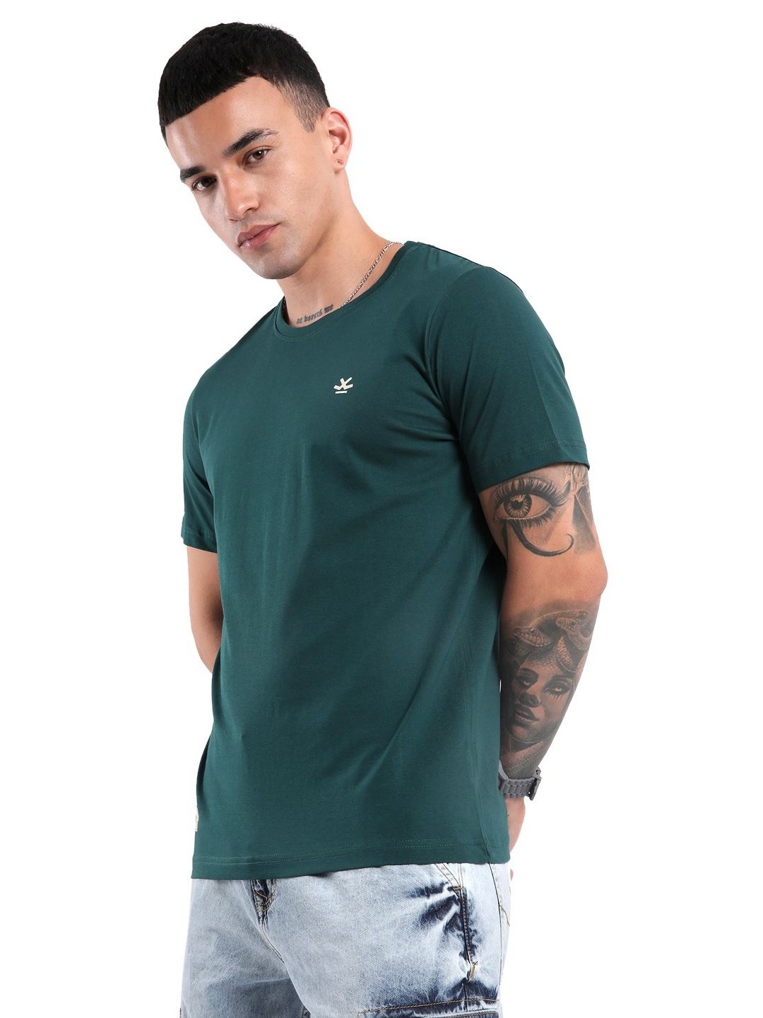 

WROGN Men Solid Round Neck Cotton Slim Fit T-Shirt, Green