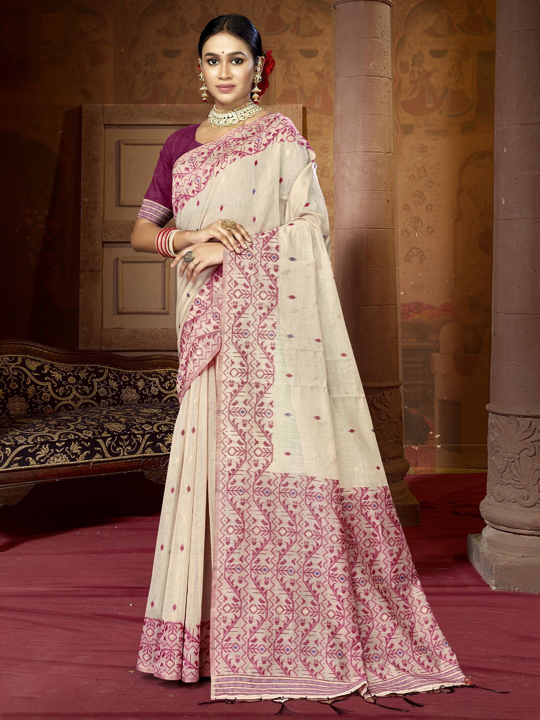 

Ishin Woven Design Saree with blouse piece, Cream