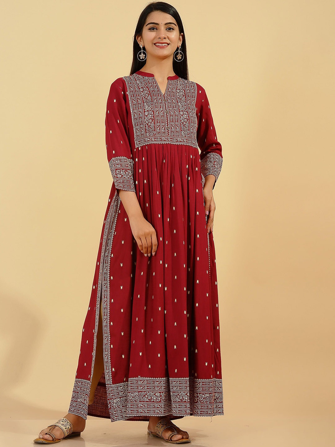 

CHIRAAI Women Ethnic Motifs Floral Kurta, Maroon