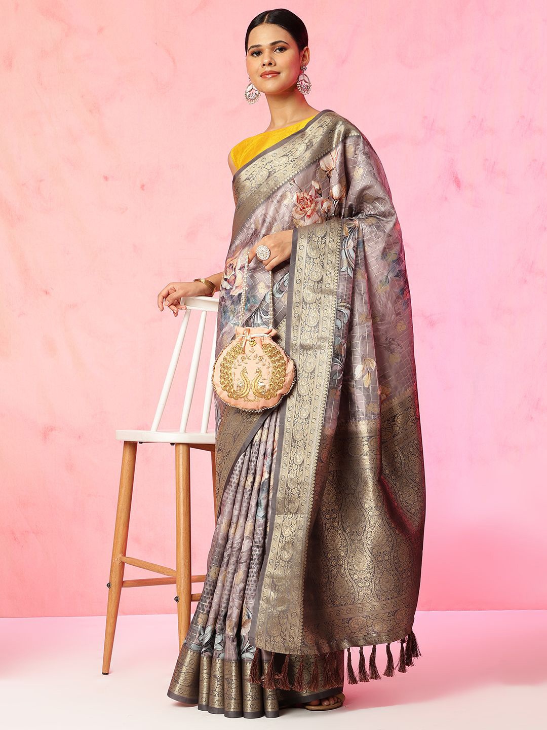 

JUST FASHION Floral Zari Silk Blend Banarasi Saree, Grey