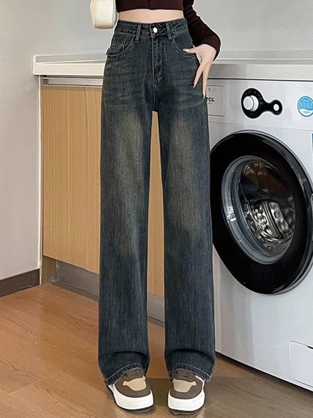 

StyleCast Women Straight Fit High-Rise Cotton Light Fade Jeans, Grey
