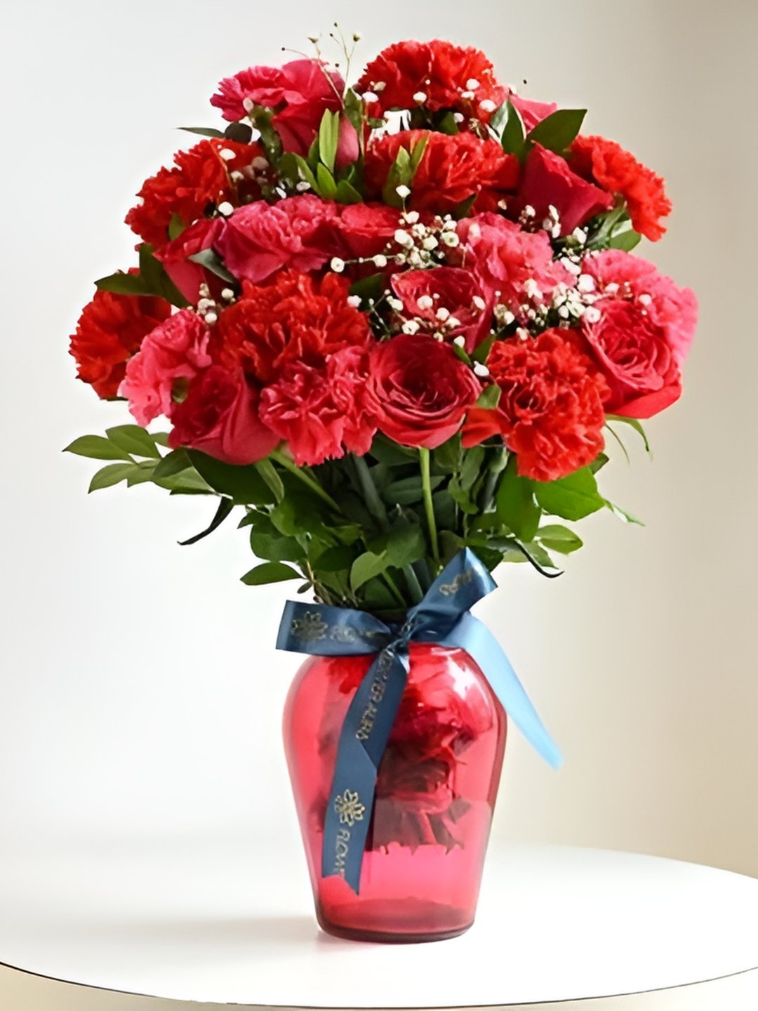 

Floweraura Red and Green 20 Pieces Roses & Carnations Fresh Flowers Bouquet In Glass Vase