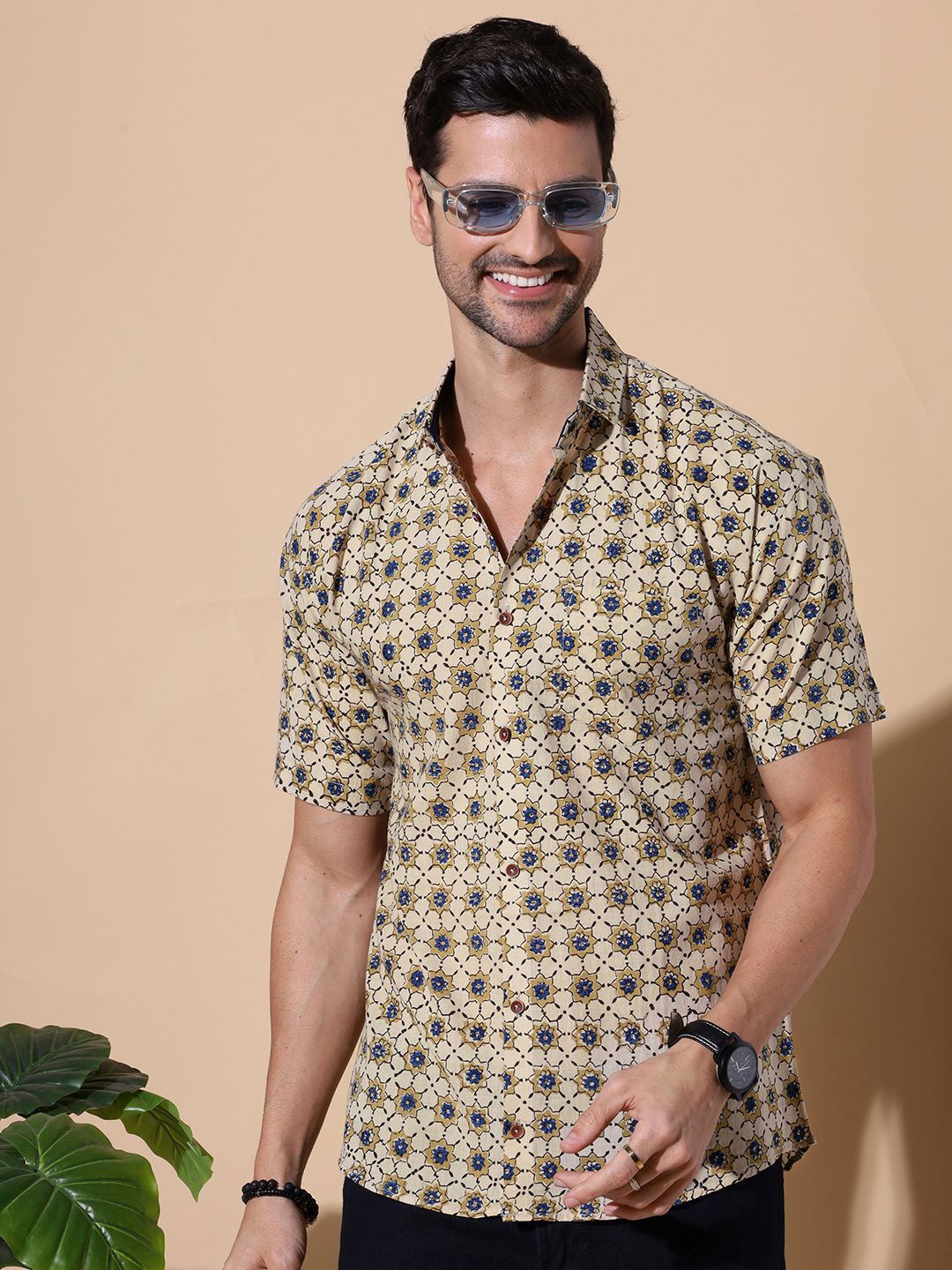 

MOSHI Men Comfort Opaque Printed Casual Shirt, Beige