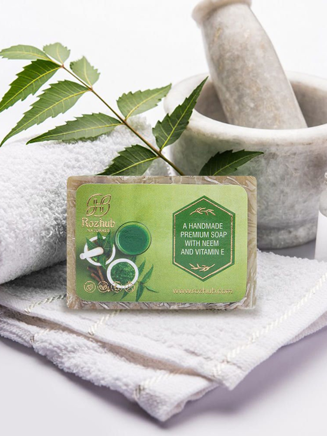 

Rozhub Naturals Neem Natural Soap - 100 g, Green