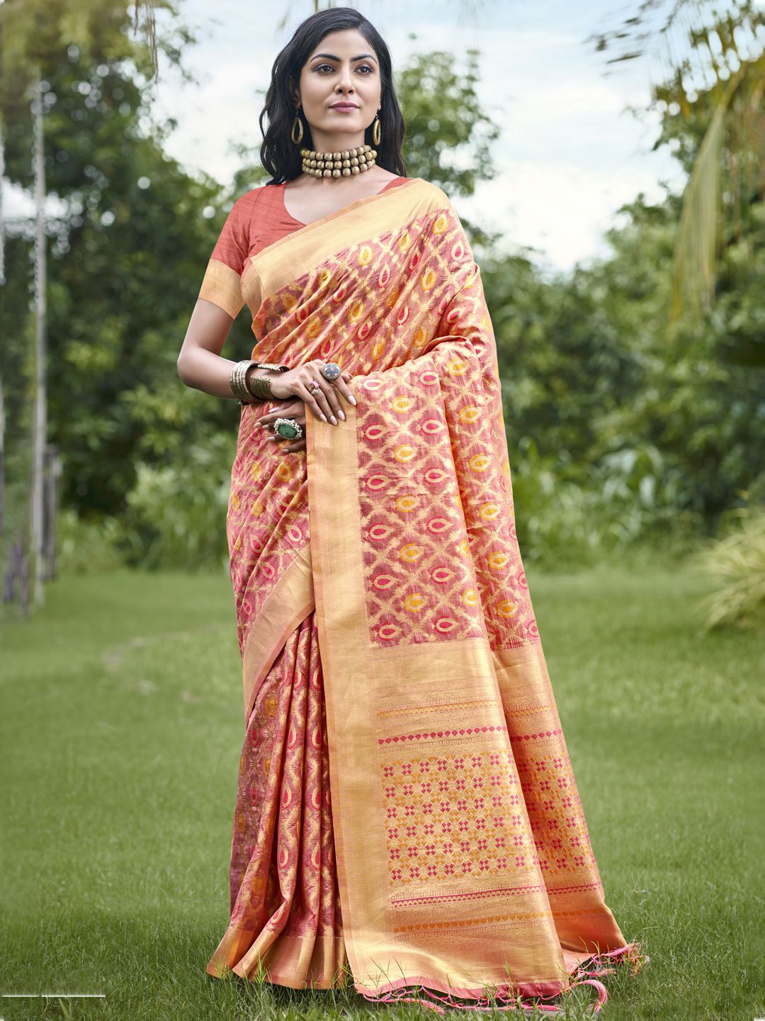 

Ishin Woven Design Zari Organza Saree With Blouse Piece, Pink