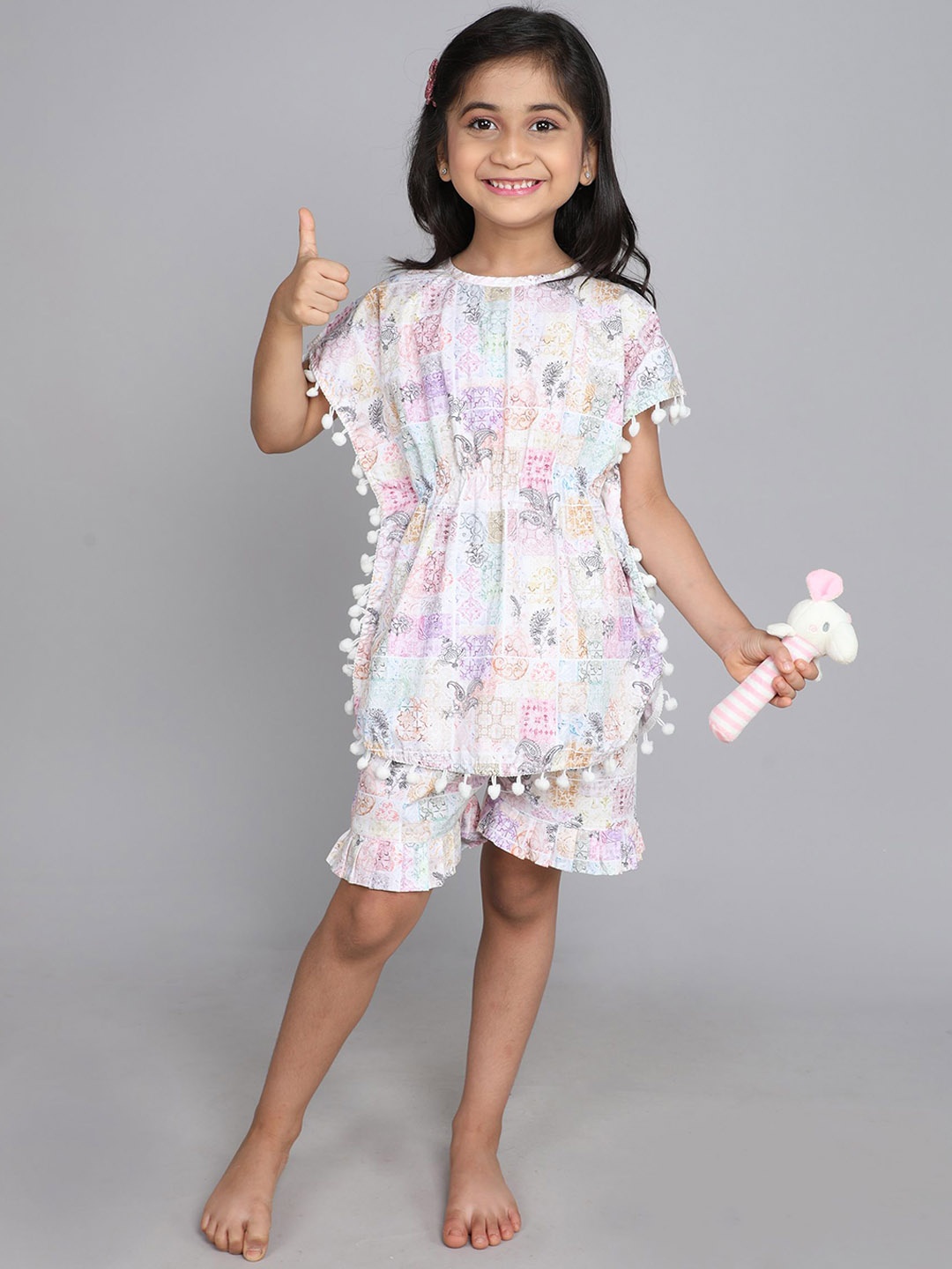 

Little Clothings Girls Printed Night suit, White