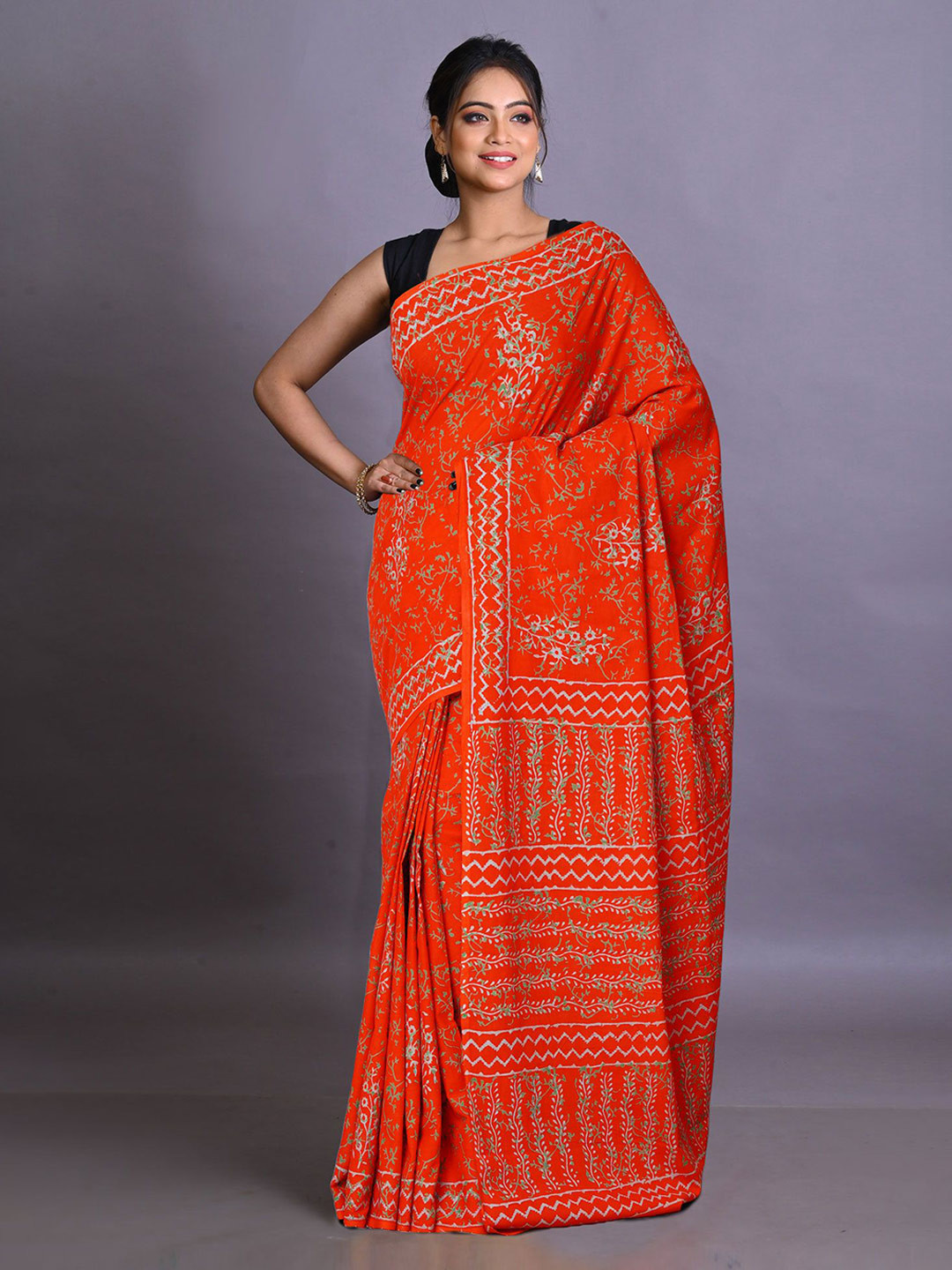 

Unnati Silks Ethnic Motifs Pure Cotton Handloom Block Print Saree, Red