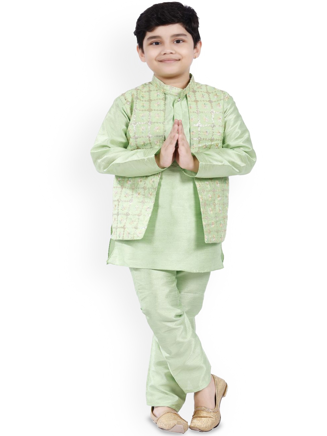 

BAESD Boys Floral Embroidered Mandarin Collar Sequinned Straight Kurta with Pyjamas, Green