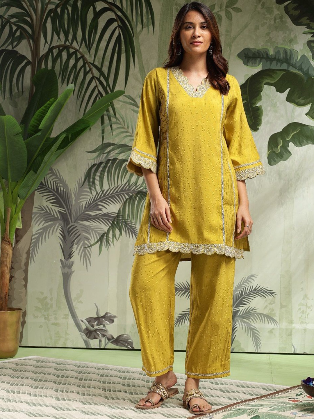 

Bani Women Tunic With Trousers Co-Ords, Lime green