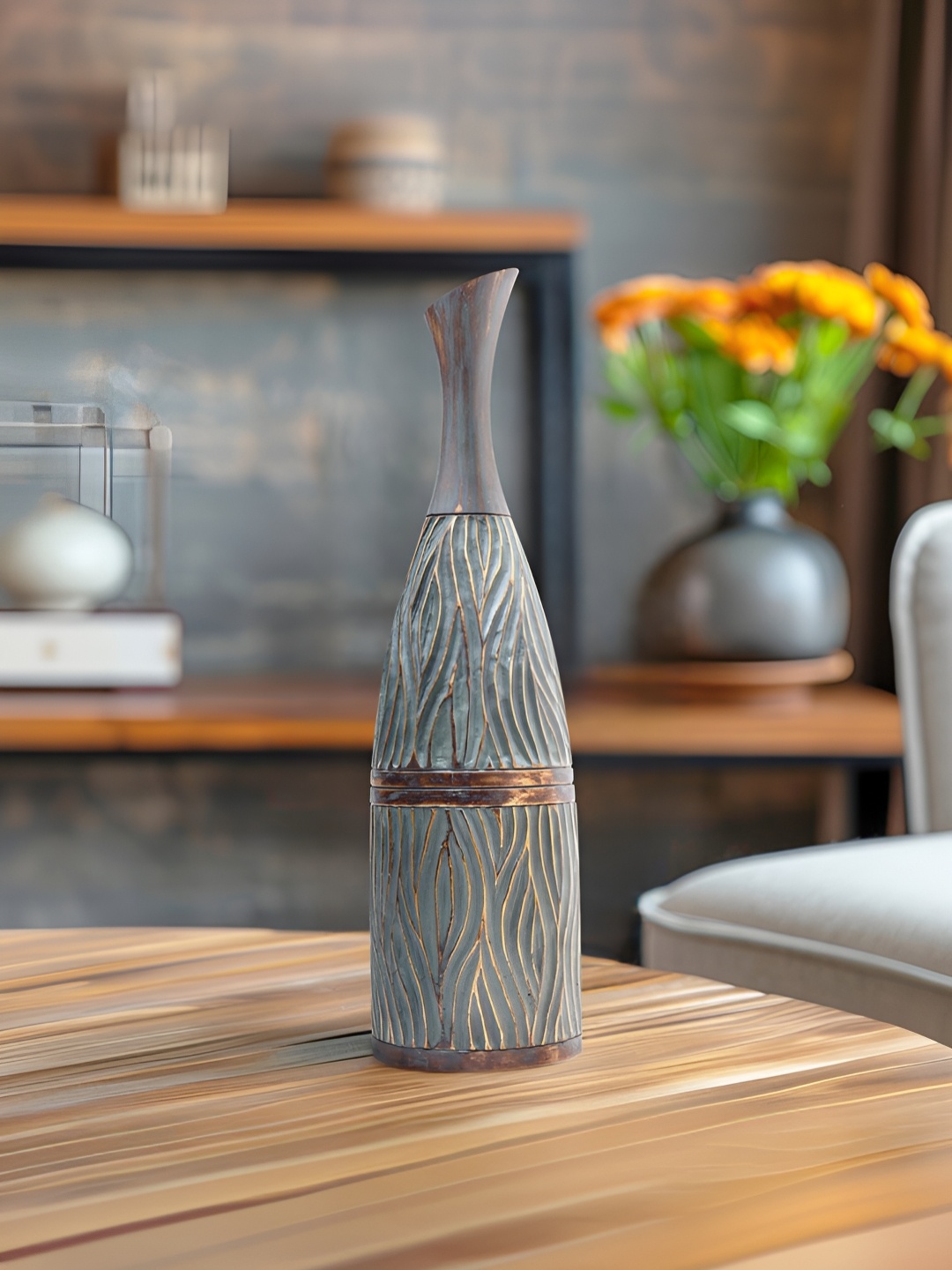 

UMAI Grey & Gold-Toned Textured Long Flower Vases