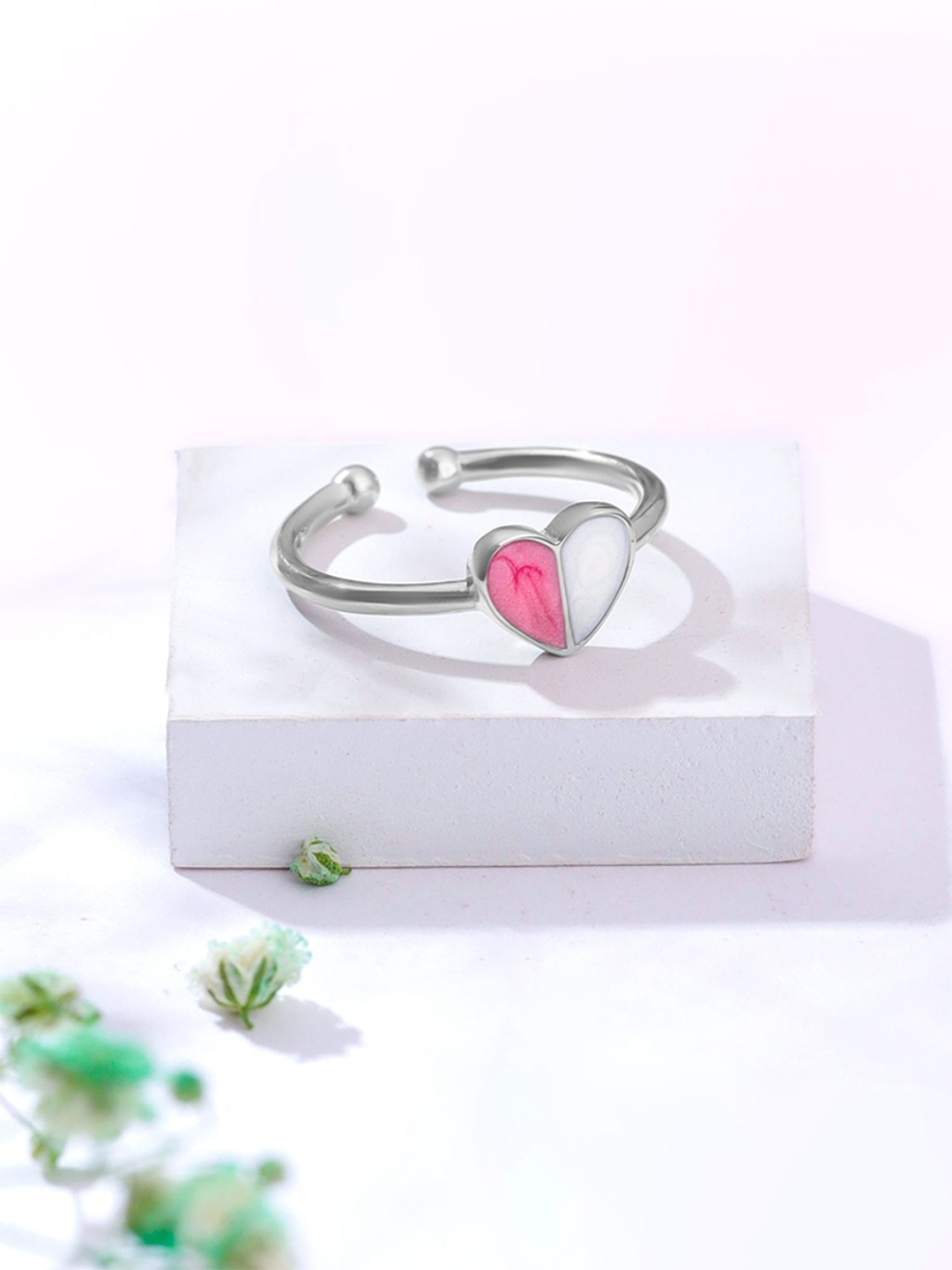 

Yellow Chimes Rhodium Plated Heart Shaped Adjustable Finger Ring, Silver