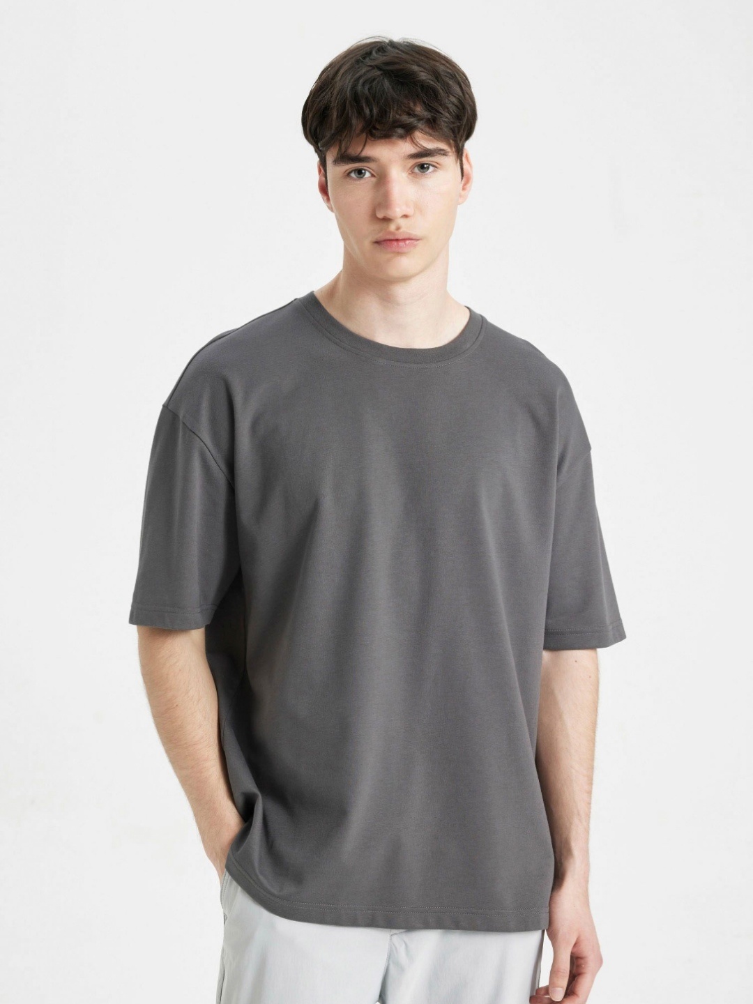 

DeFacto Men Raw Edge T-shirt, Na