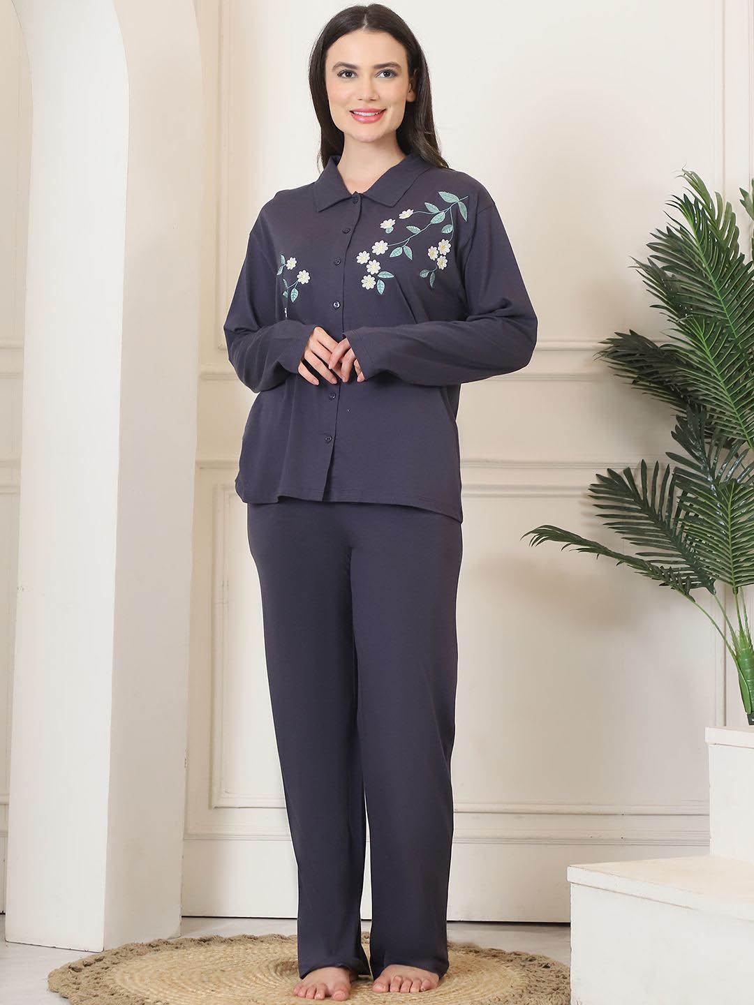 

Kanvin Women Printed Night suit, Navy blue