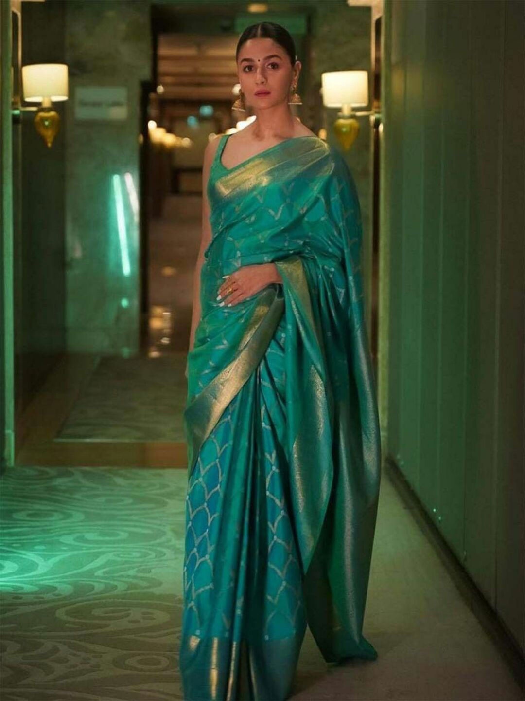 

SANJANA SILK Woven Design Zari Banarasi Saree, Sea green
