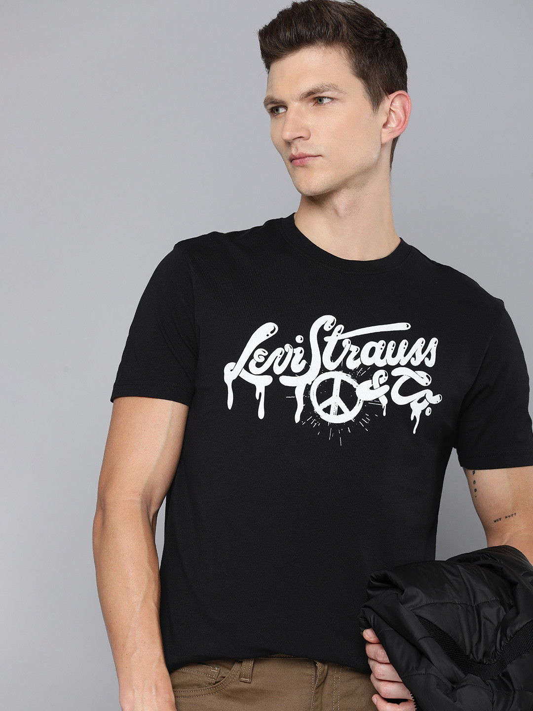 

Levis Graphic Printed Pure Cotton Casual T-shirt, Black