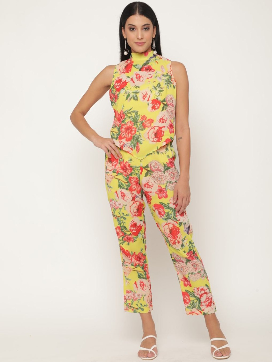 

VIRAGO Printed High Neck Sleeveless Top With Trouser, Yellow