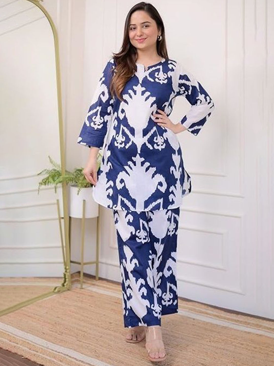 

KALINI Abstract Printed Notch Neck Tunic With Trouser, Blue