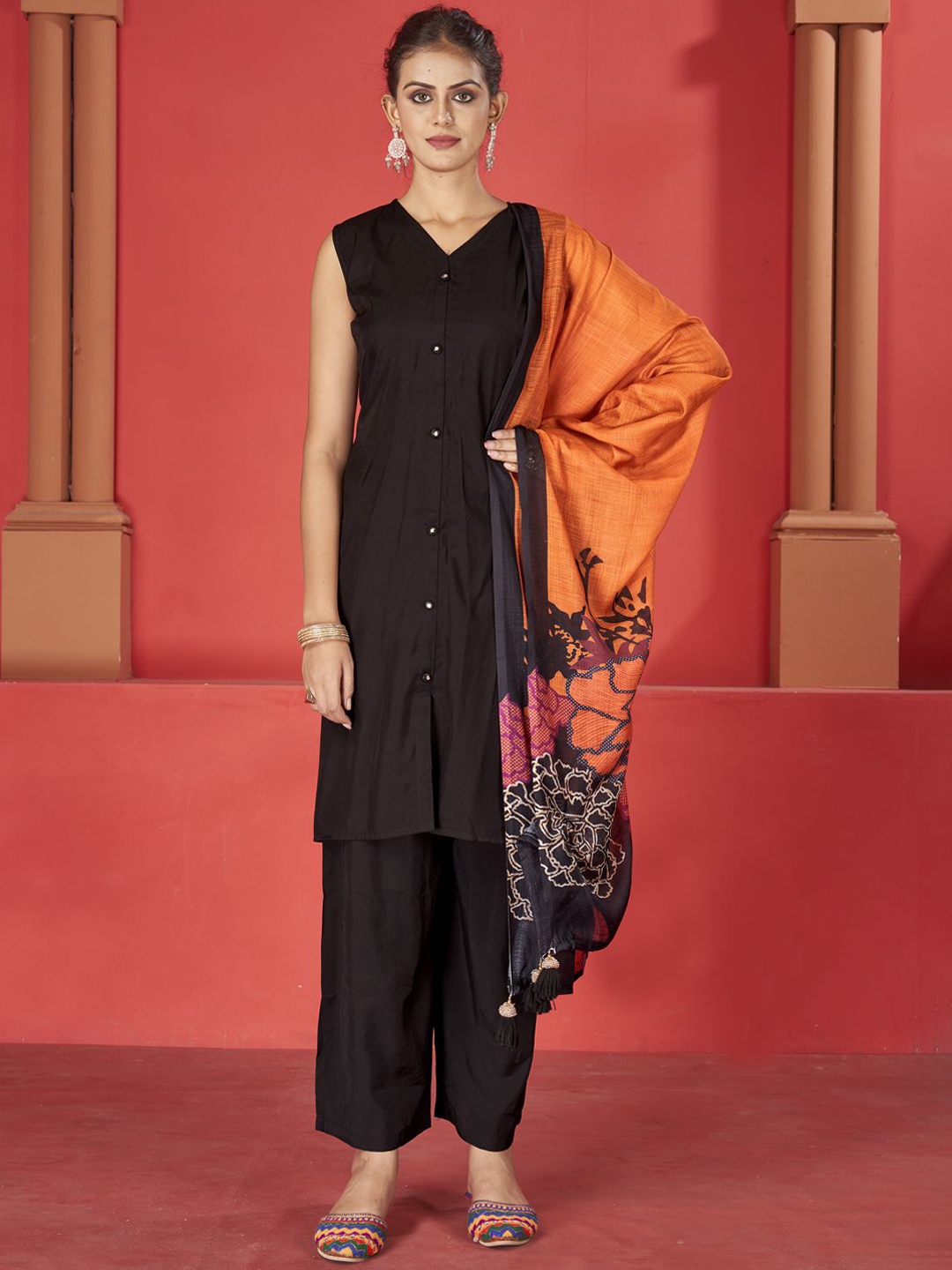 

STYLE SAMSARA V-Neck Regular Kurta With Trousers & Linen Printed Dupatta, Black