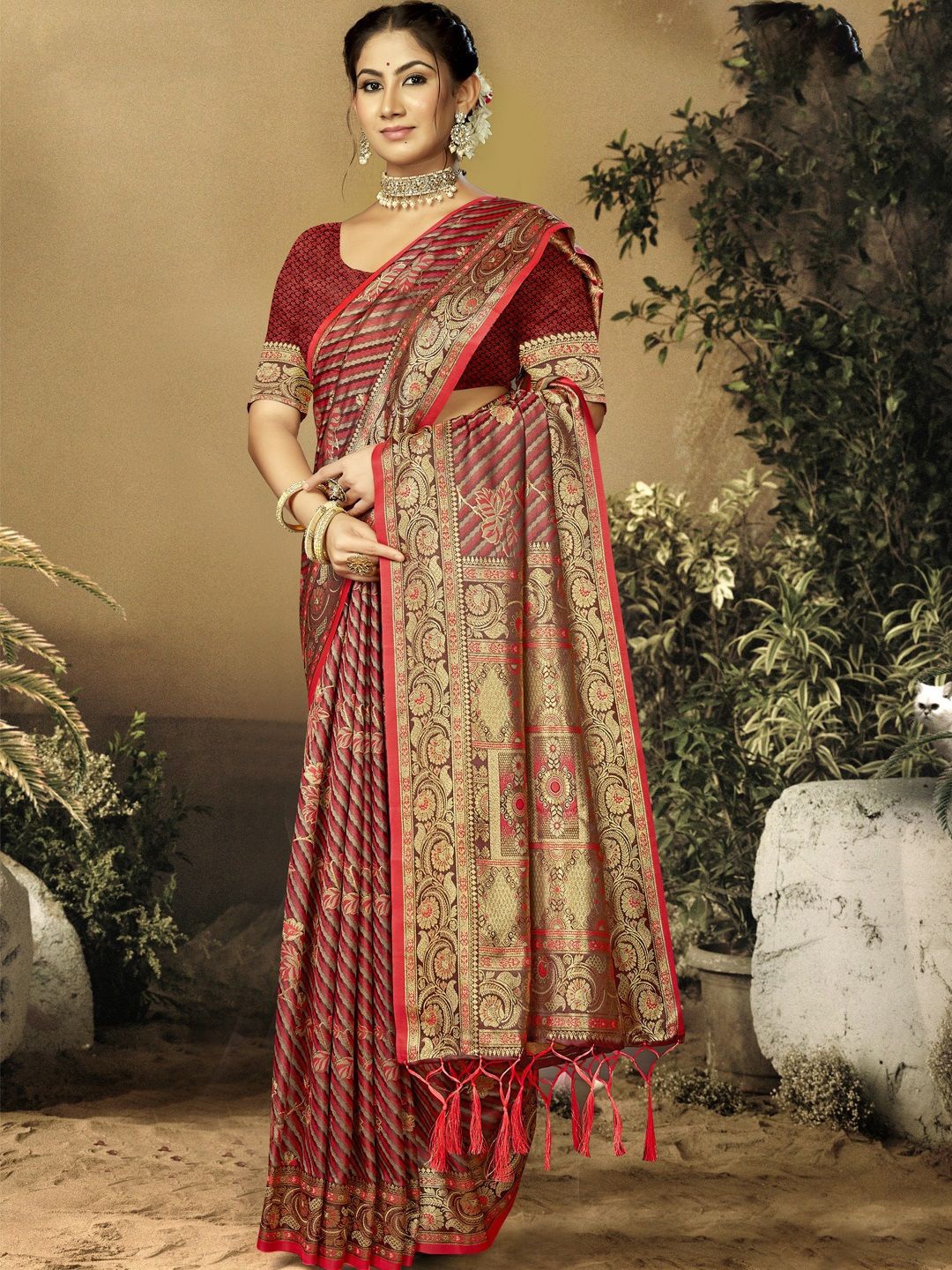 

Ishin Woven Design Zari Saree with blouse piece, Red