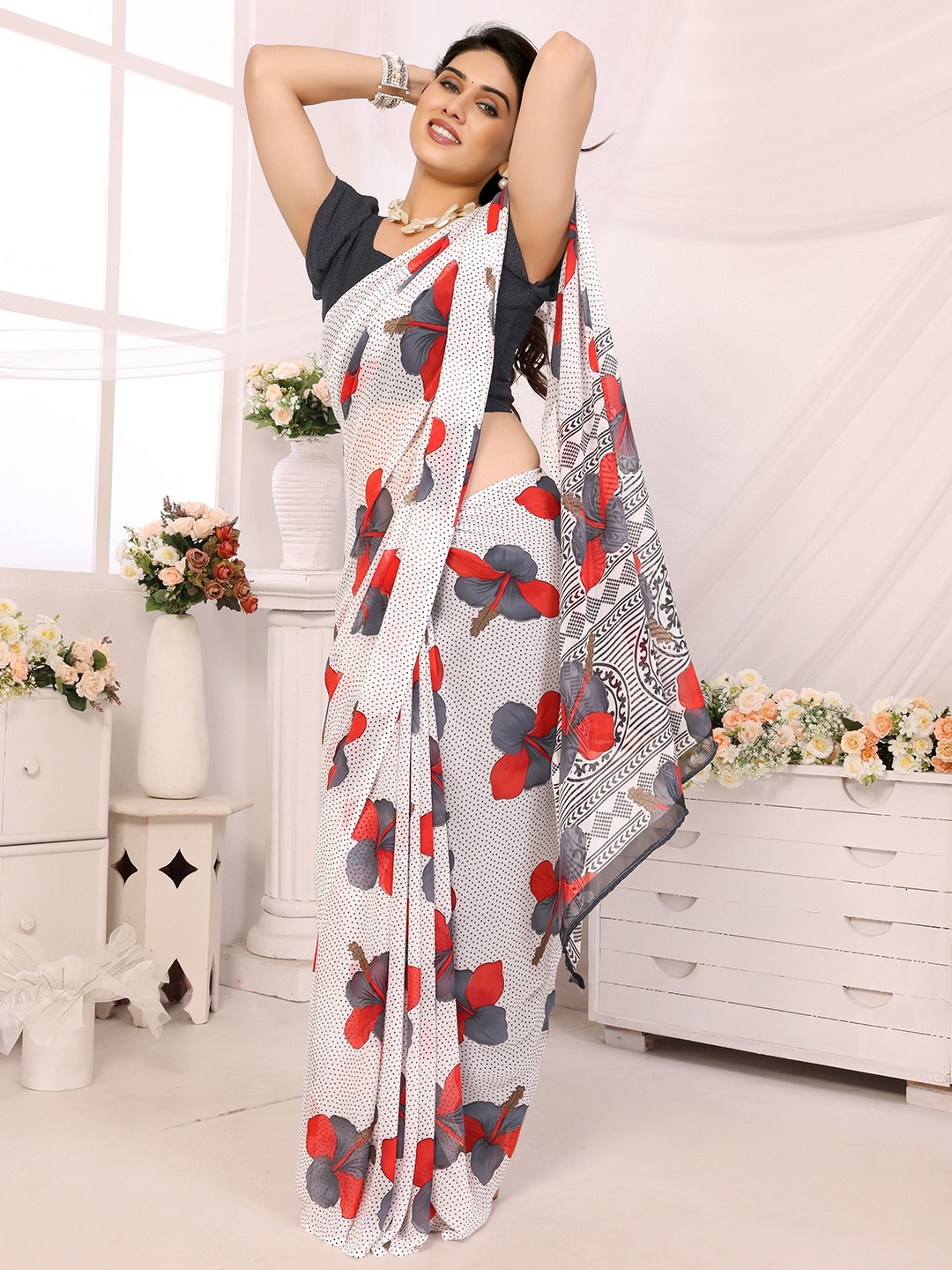 

The Textile Hub Floral Pure Georgette Saree, Black