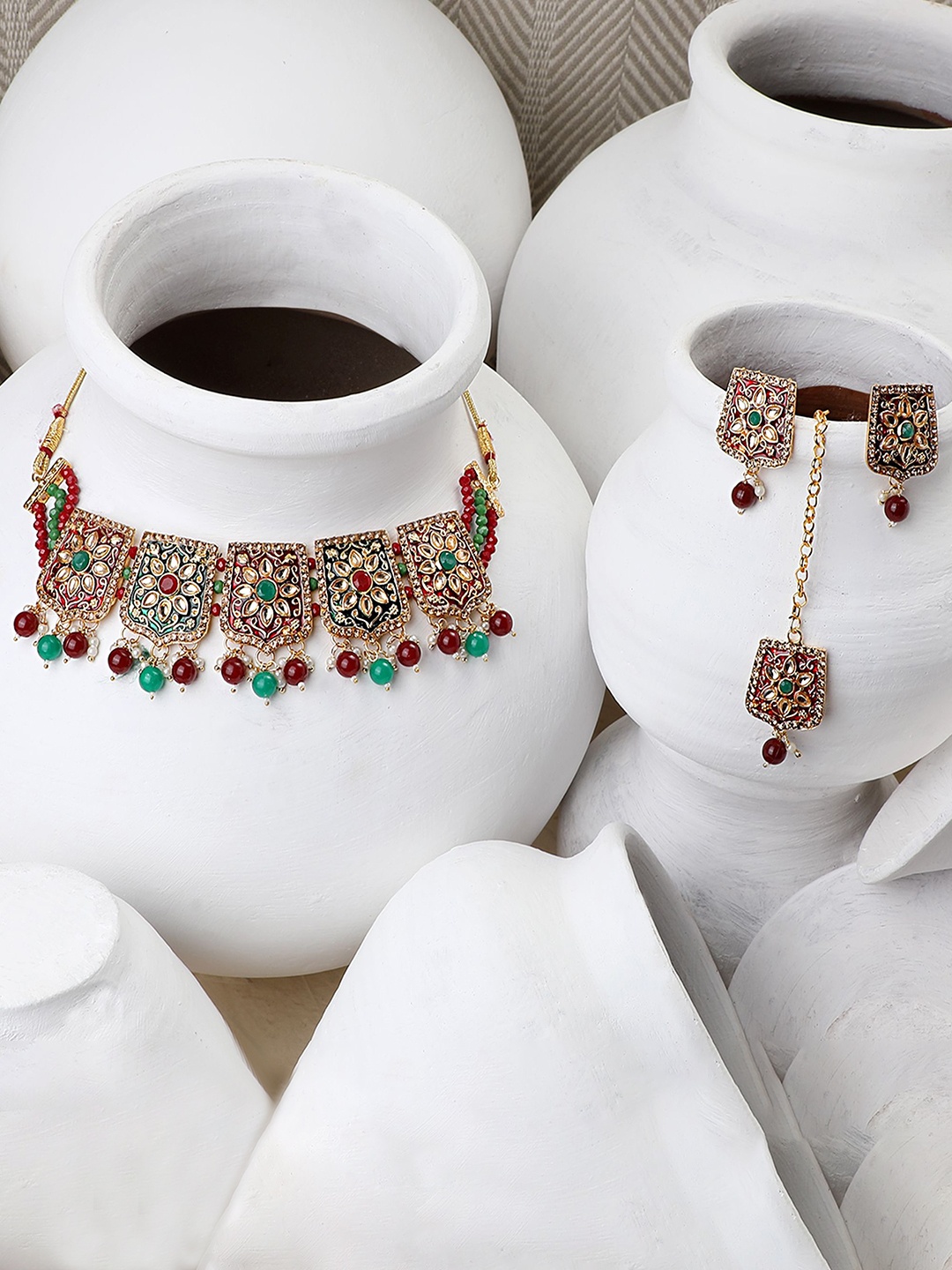 

MODE MANIA Gold Plated Kundan Studded & Beaded Jewellery Set