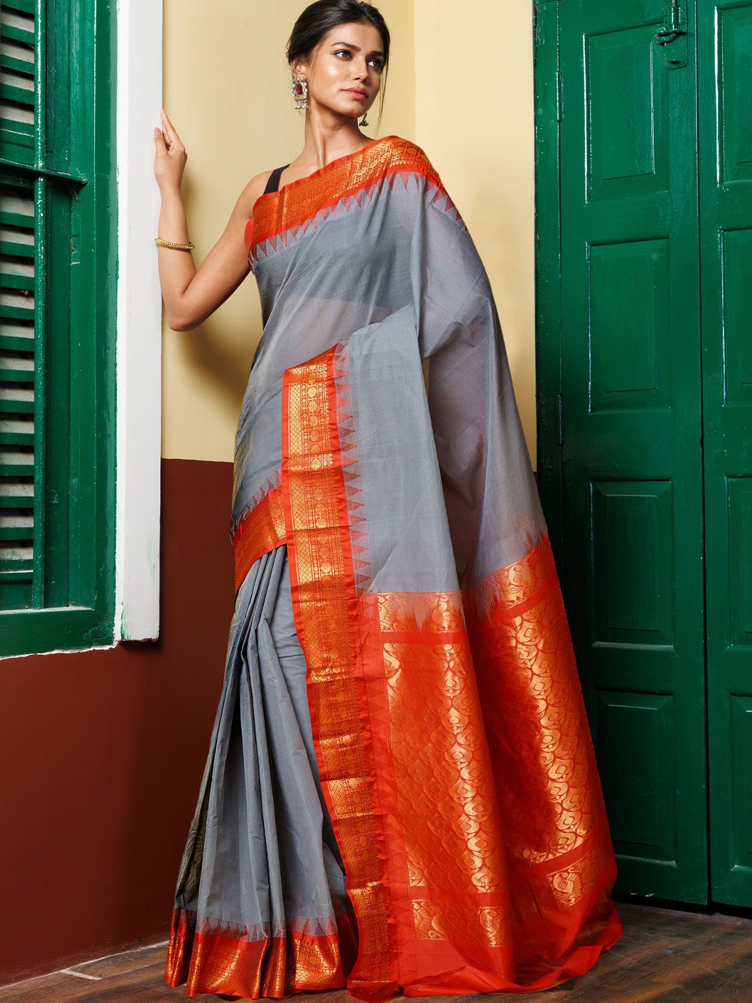 

Unnati Silks Zari Pure Cotton Gadwal Saree, Grey