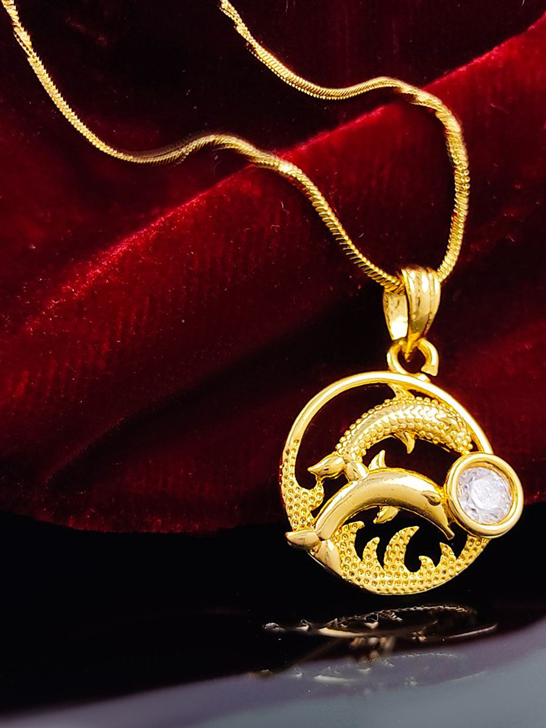 

Saizen Gold-Plated Stone Studded Circular Pendant With Chain