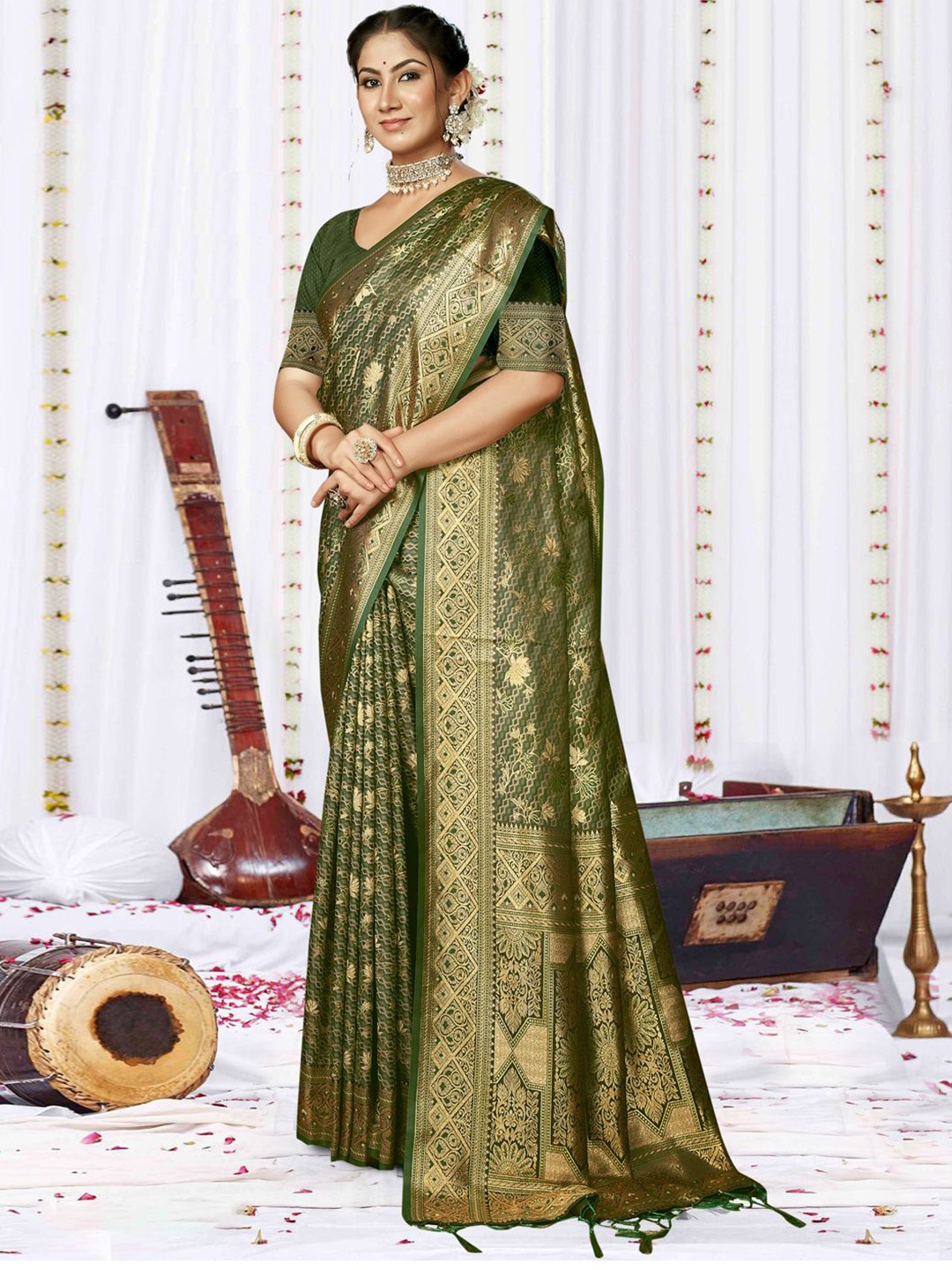 

Ishin Woven Design Zari Satin Saree, Green