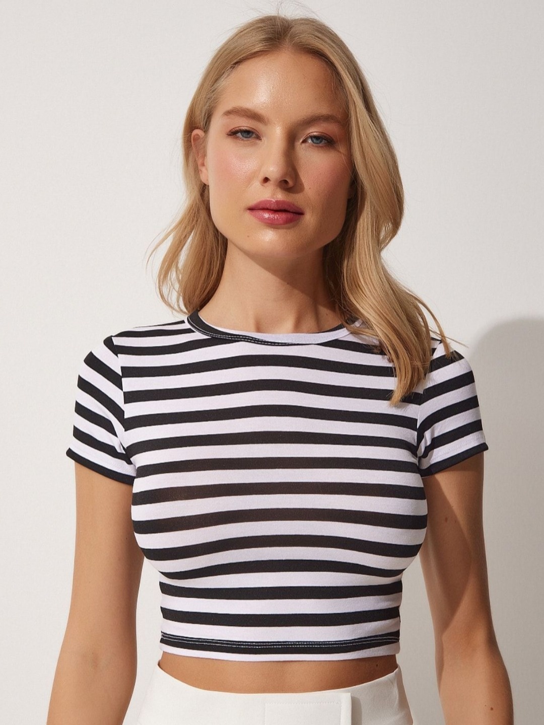 

Happiness istanbul Women Striped Round Neck Cotton T-Shirt, White
