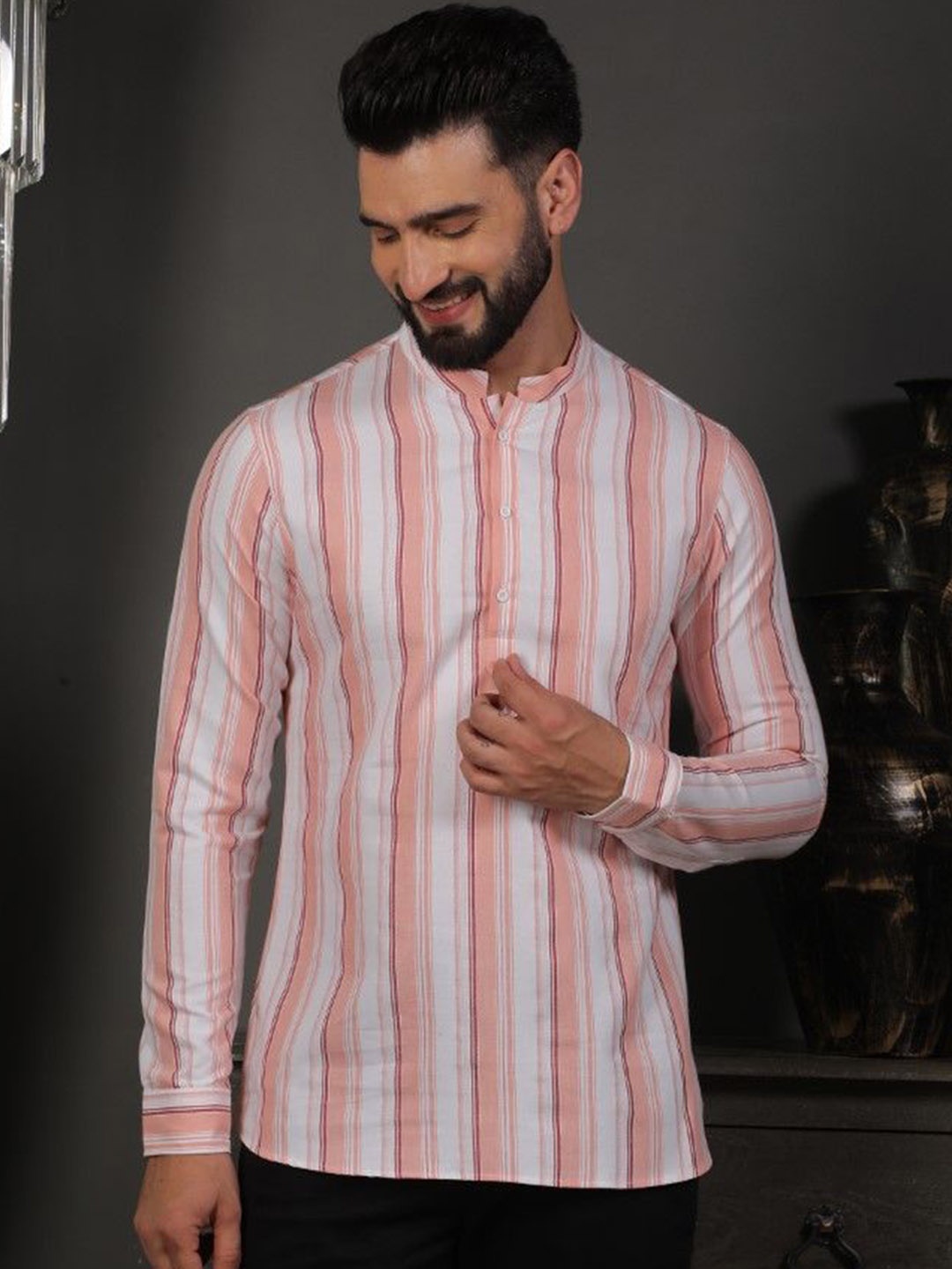 

DEYANN Striped Jacquard Weave Mandarin Collar Cotton Straight Short Kurta, Pink