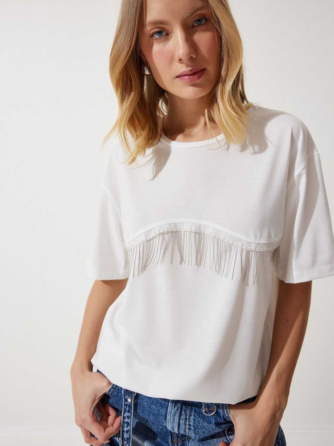 

Happiness istanbul Women Solid Round Neck Oversized T-shirt, White