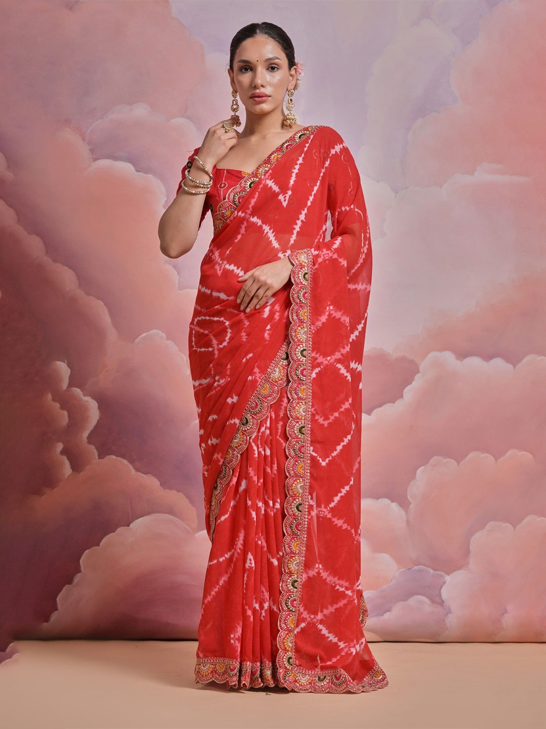 

Panzora Sequinned Printed Saree, Red