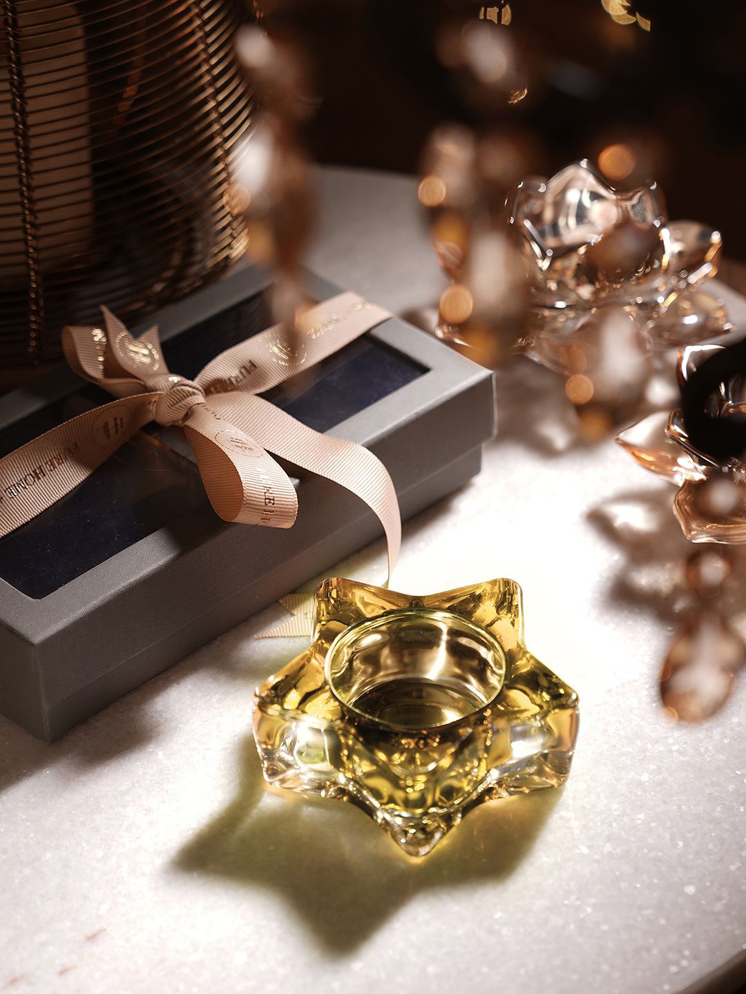 

Pure Home and Living Gold-Toned 2 Pieces Glass Candle Holder