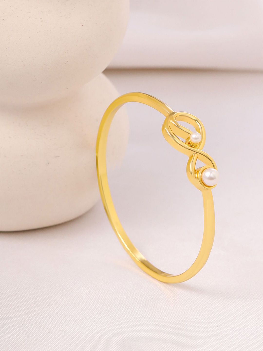 

Yellow Chimes Gold-Plated Pearl Beaded Bangle