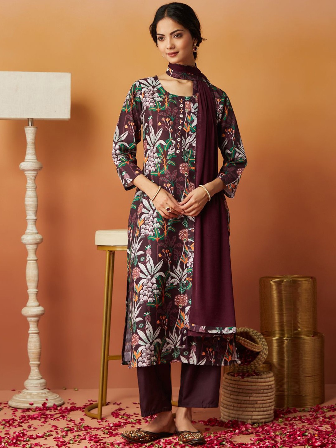 

J Turritopsis Floral Printed Straight Kurta With Trousers & Dupatta, Purple