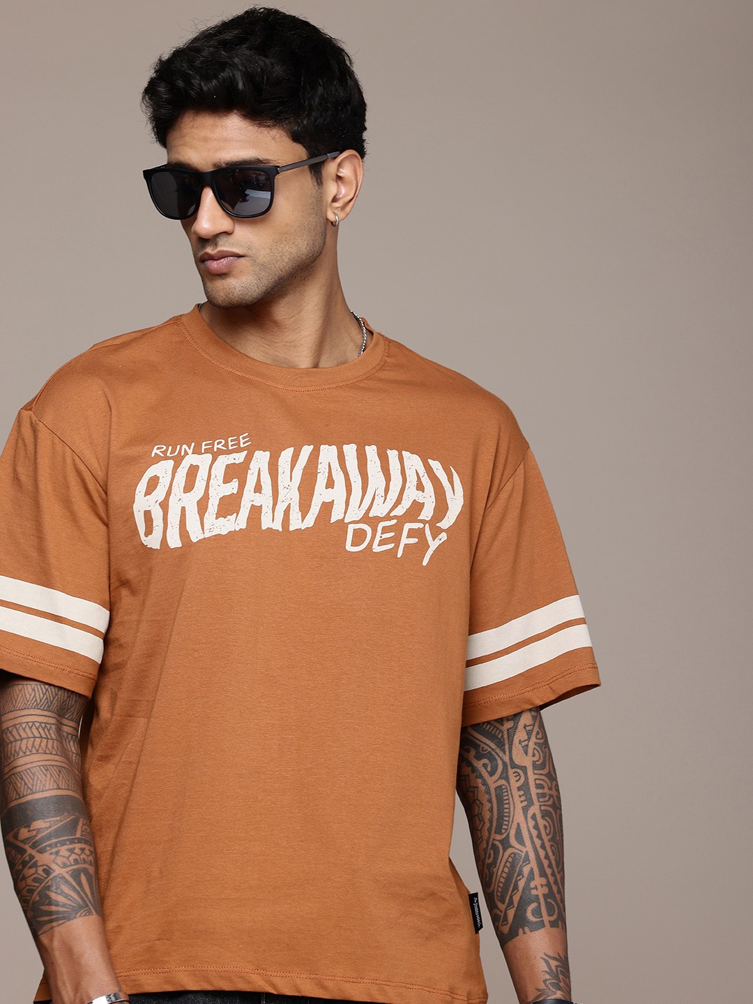 

The Roadster Life Co. Printed Drop-Shoulder Sleeves Relaxed Fit Pure Cotton T-shirt, Camel brown