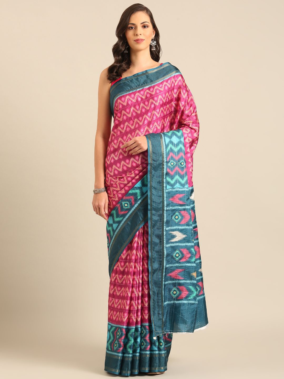 

Ishin Ethnic Motifs Printed Saree, Magenta