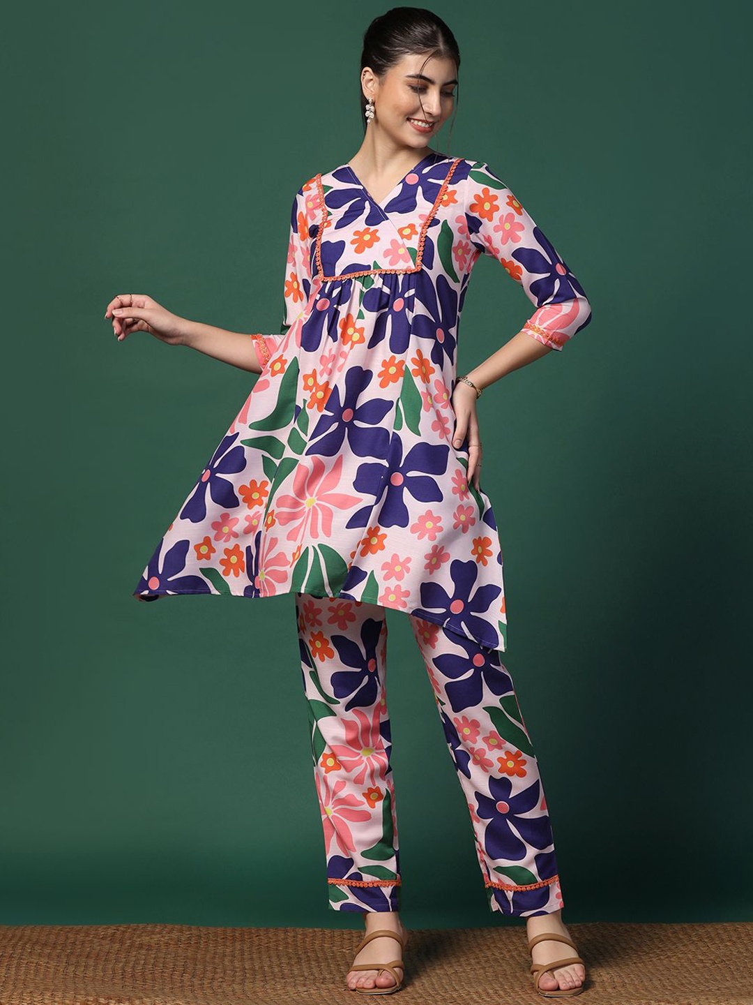 

FASHION DREAM Women Floral Printed Regular Kurta with Trousers, Pink