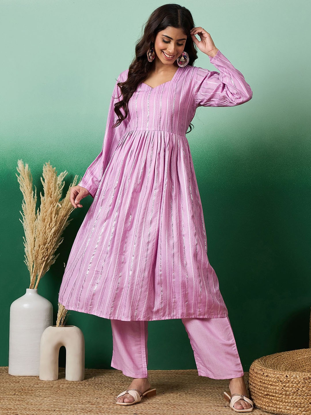 

InWeave Striped Sweetheart Neck Anarkali Kurta With Trousers, Lavender