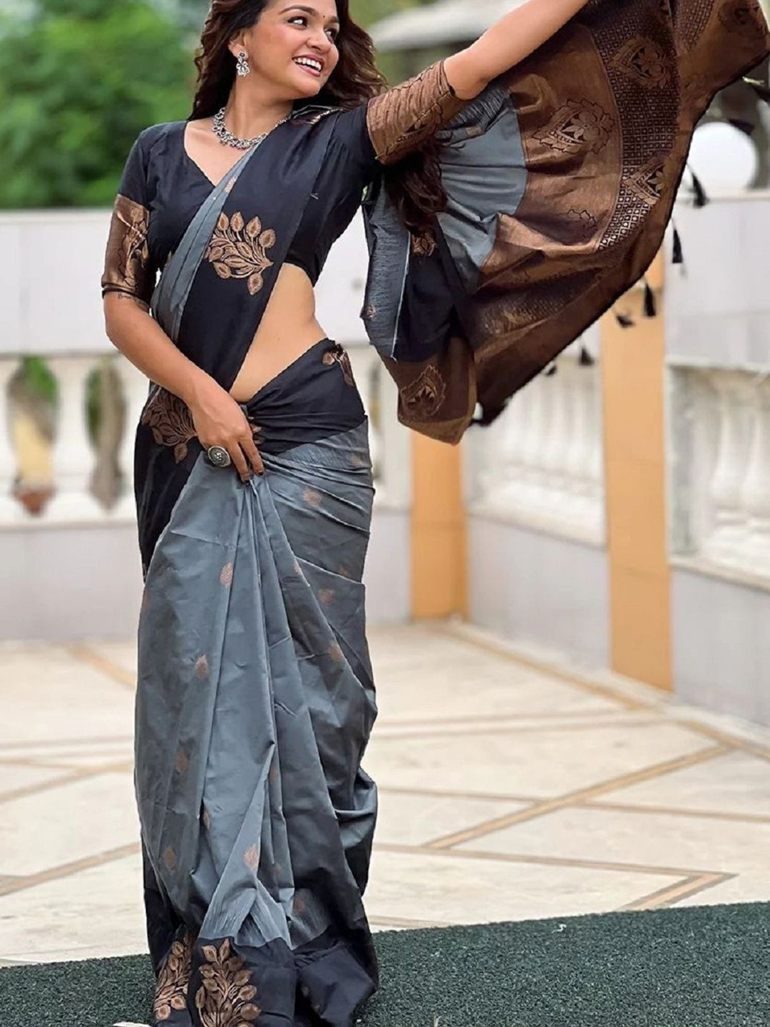 

Aika Woven Design Zari Pure Silk Saree, Grey