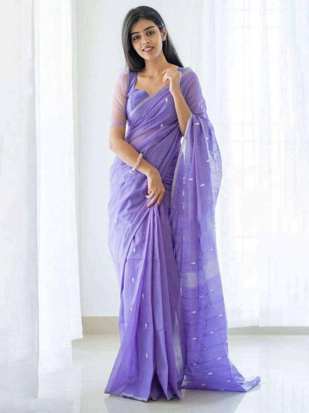 

Sitanjali Floral Embroidered Banarasi Saree, Purple